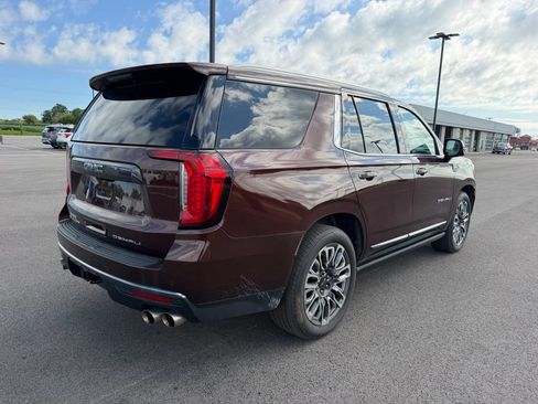 Used 2023 GMC Yukon Denali Ultimate w/ LPO, Floor Liner Package AWD/4WD image 5