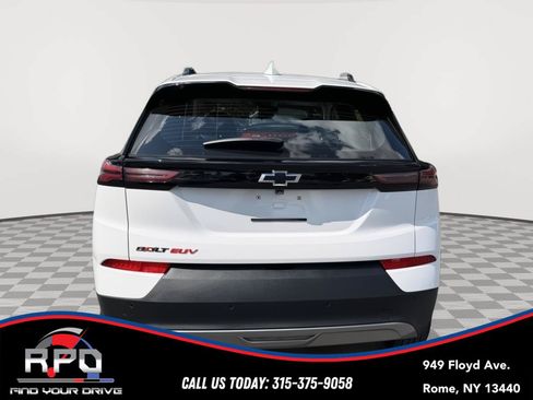 Used 2023 Chevrolet Bolt EUV LT w/ Comfort Package FWD image 4