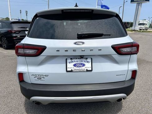 Certified 2025 Ford Escape Active FWD image 4