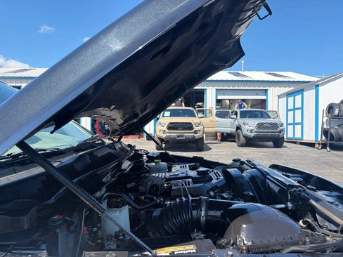 Used 2016 RAM 2500 Tradesman w/ Chrome Appearance Group AWD/4WD image 11