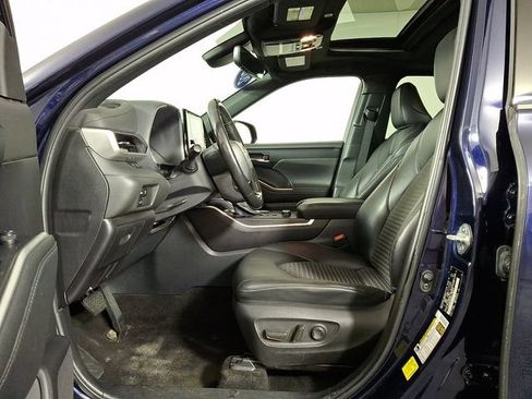 Used 2023 Toyota Highlander XSE AWD/4WD image 17