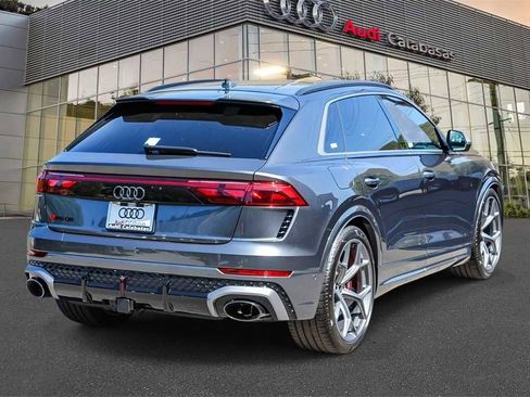 New 2025 Audi RS Q8 performance image 4