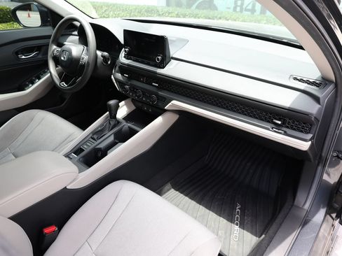 Used 2025 Honda Accord SE image 18
