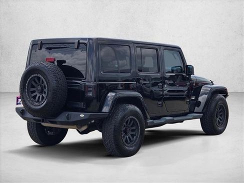 Used 2014 Jeep Wrangler Unlimited Sahara w/ Connectivity Group AWD/4WD image 5