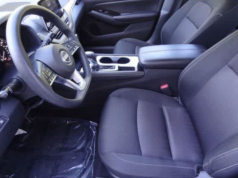 Used 2023 Nissan Altima 2.5 SV FWD image 6