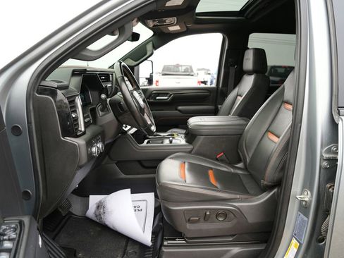 Used 2024 GMC Sierra 2500 AT4 w/ AT4 Premium Plus Package image 18