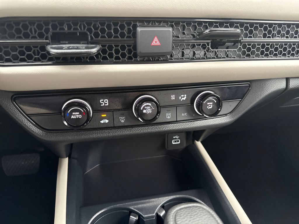 Certified 2025 Honda HR-V LX image 31