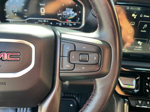 Used 2025 GMC Sierra 2500 AT4X image 19