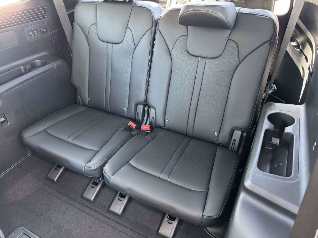 Used 2025 Kia Sorento EX AWD/4WD image 13