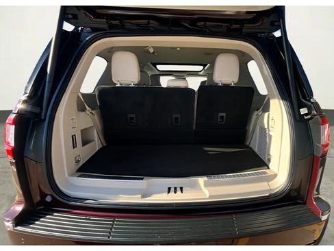 Used 2020 Lincoln Navigator Reserve w/ Luxury Package image 22