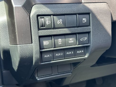 Used 2025 Toyota 4Runner TRD Off-Road Premium AWD/4WD image 26