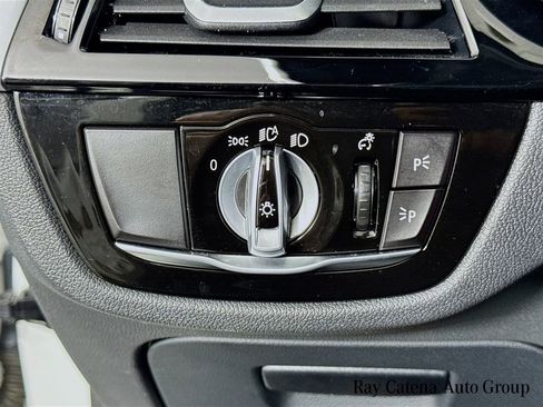 Used 2023 BMW M550i xDrive w/ Executive Package image 10