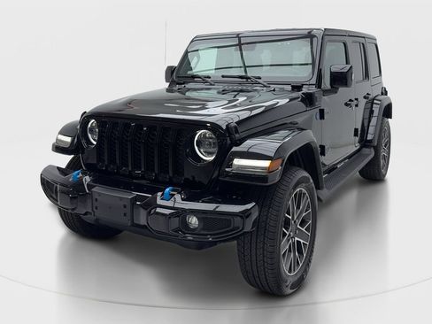 Used 2023 Jeep Wrangler Unlimited Sahara AWD/4WD image 4