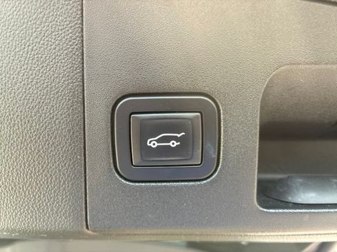 Used 2017 Cadillac XT5 Premium Luxury AWD/4WD image 9