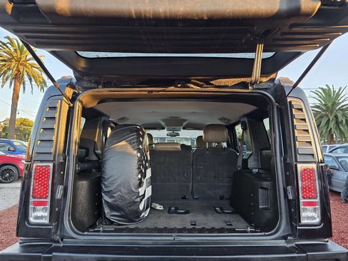 Used 2005 HUMMER H2 image 9