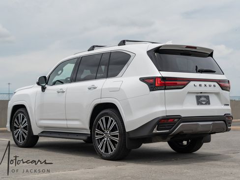 Used 2026 Lexus LX 600 4WD w/ Accessory Package (2T) image 4