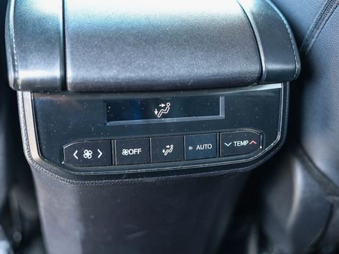 Certified 2025 Toyota Highlander XLE FWD image 7