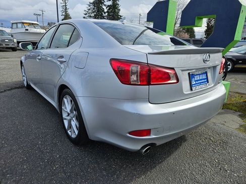 Used 2011 Lexus IS 250 w/ Premium Pkg Value Edition image 3