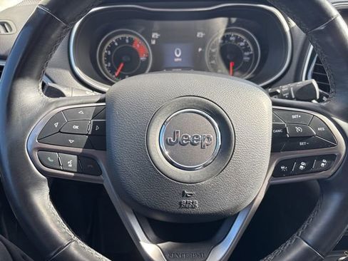 Used 2019 Jeep Cherokee Limited w/ Luxury Group AWD/4WD image 40