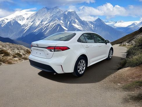 Used 2023 Toyota Corolla LE FWD image 5