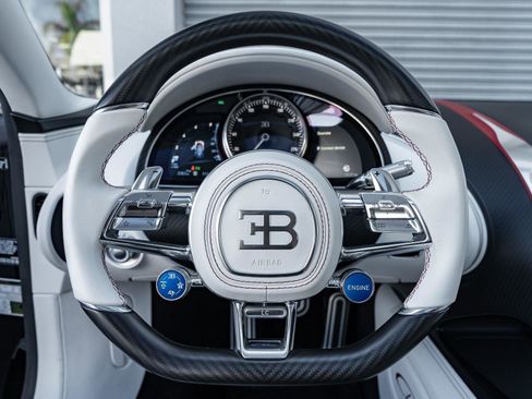 Used 2021 Bugatti Chiron image 26