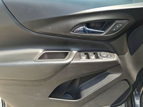 Used 2020 Chevrolet Equinox LT FWD image 13