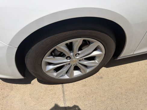 Used 2023 Chevrolet Malibu LT FWD image 4