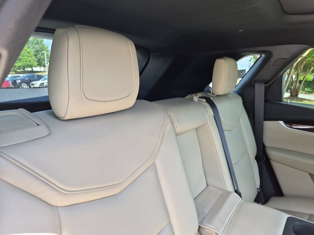 Used 2019 Cadillac XT5 Luxury FWD image 32