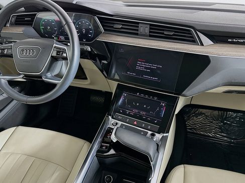 Used 2023 Audi e-tron Premium w/ Convenience Plus Package image 6