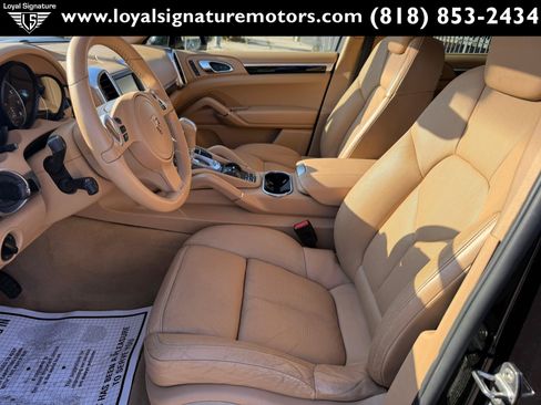 Used 2012 Porsche Cayenne AWD/4WD image 18