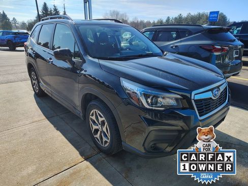 Used 2020 Subaru Forester Premium image 2