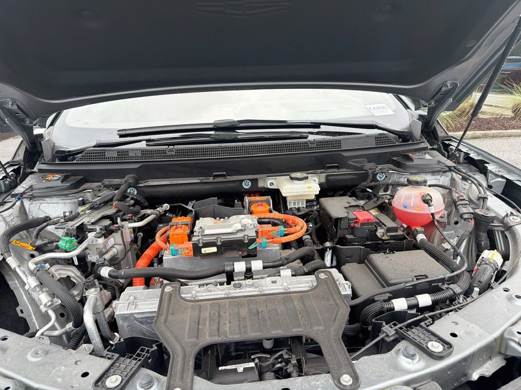 Certified 2025 Cadillac Optiq Luxury 2 AWD/4WD image 32