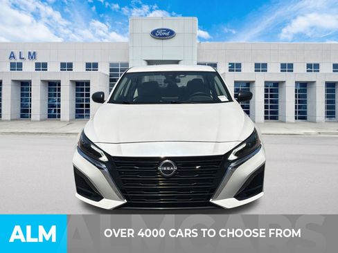 Used 2025 Nissan Altima 2.5 SV FWD image 2