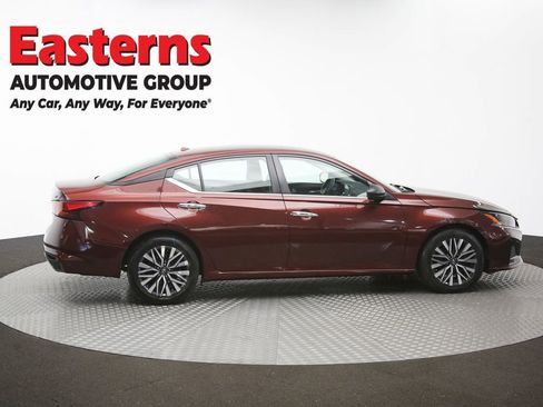 Used 2024 Nissan Altima 2.5 SV FWD image 44