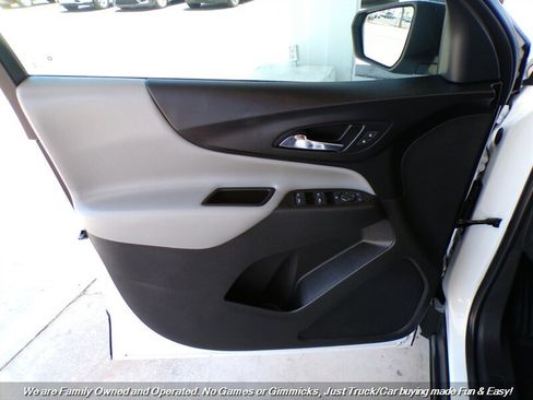 Used 2020 Chevrolet Equinox LS FWD image 13