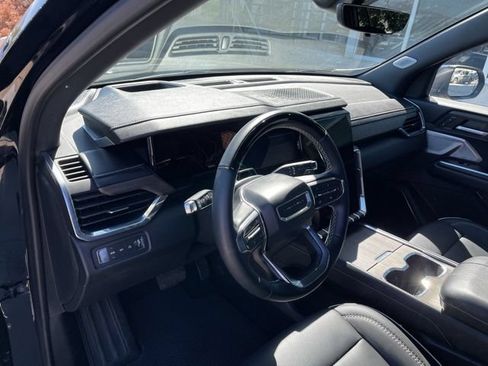 Used 2025 GMC Acadia Denali w/ Super Cruise Package AWD/4WD image 7