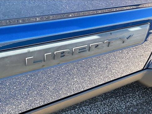 Used 2010 Jeep Liberty Sport image 8