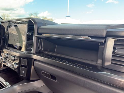 Used 2023 Ford F250 Lariat w/ Sport Appearance Package image 13