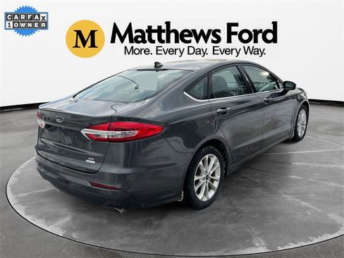 Used 2019 Ford Fusion SE image 5