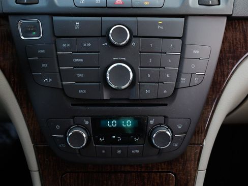 Used 2013 Buick Regal Premium image 30