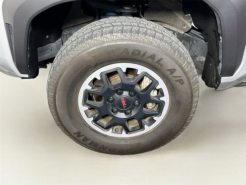 Used 2024 Toyota Tacoma TRD Off-Road image 27