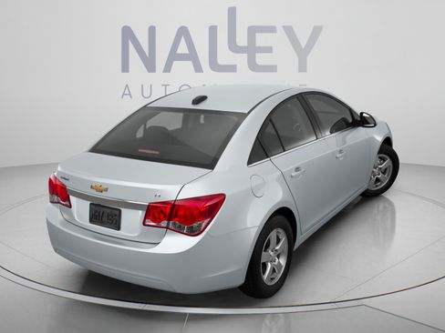 Used 2015 Chevrolet Cruze LT w/ Technology Package FWD image 4