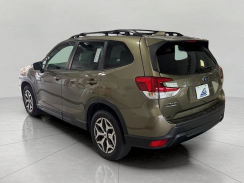 Used 2022 Subaru Forester Premium image 6