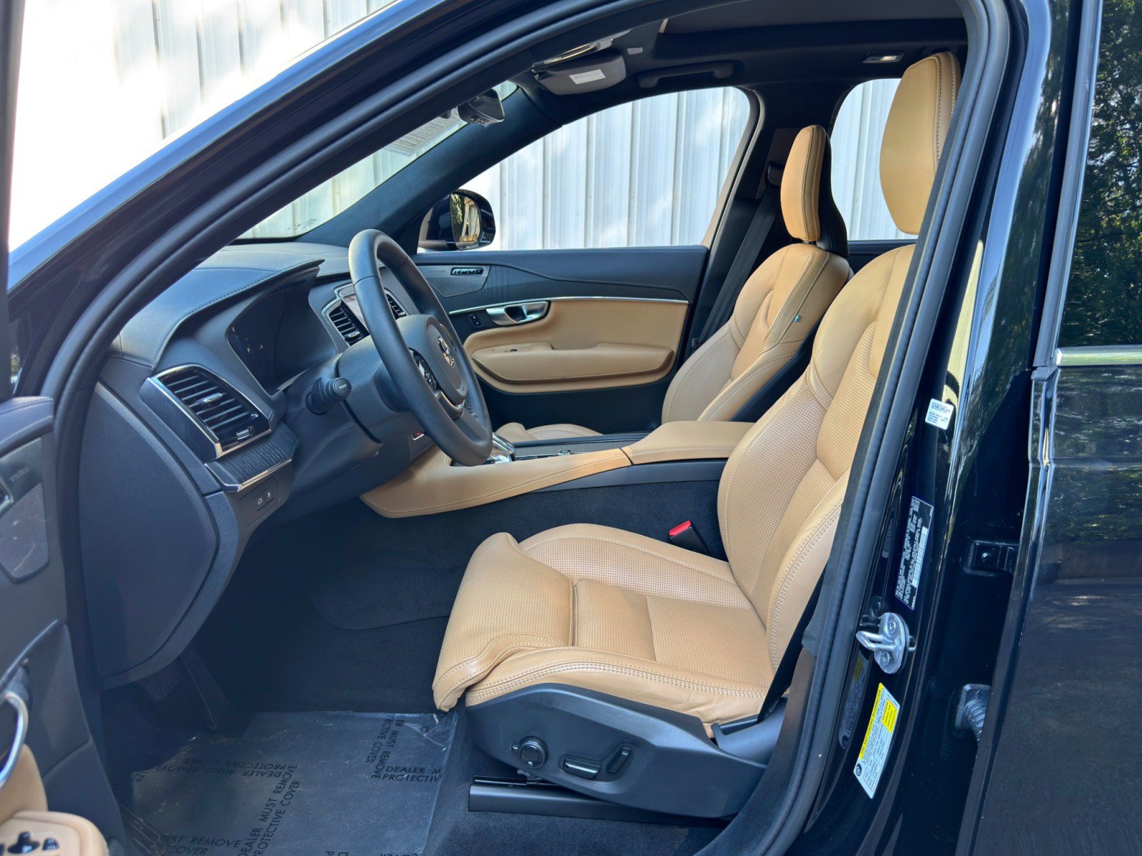 Used 2024 Volvo XC90 T8 Ultimate w/ Lounge Package AWD/4WD image 17