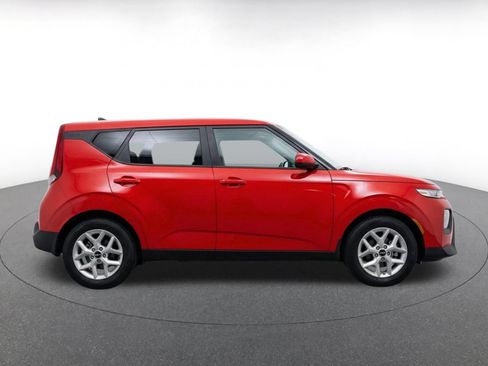 Used 2025 Kia Soul LX w/ LX Technology Package FWD image 10