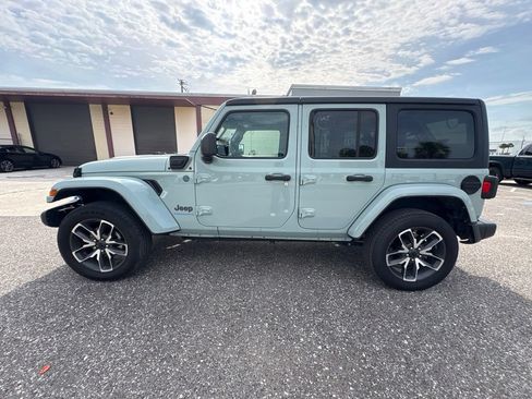 Used 2024 Jeep Wrangler Unlimited AWD/4WD image 6