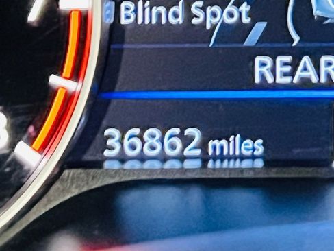 Used 2025 Nissan Altima 2.5 SV image 8