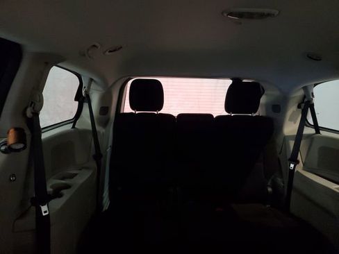 Used 2014 Dodge Grand Caravan SXT image 25