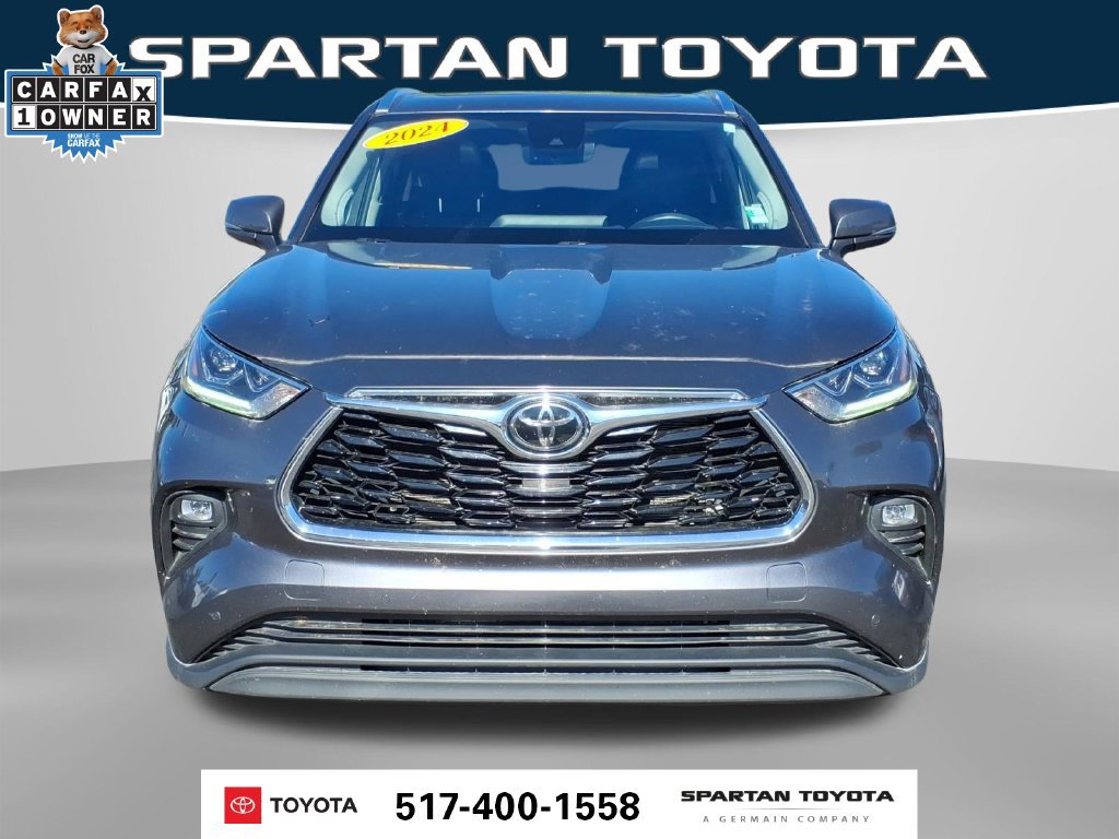 Used 2024 Toyota Highlander Limited AWD/4WD image 3