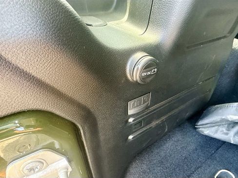 Used 2023 Jeep Wrangler Unlimited Sahara w/ Cold Weather Group AWD/4WD image 31